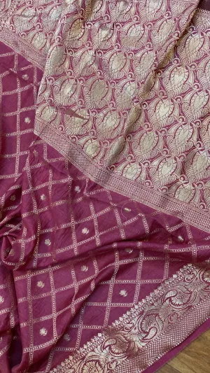 Luxurious Elegance: Pink Moonga Pure Silk Handloom Banarasi Sari