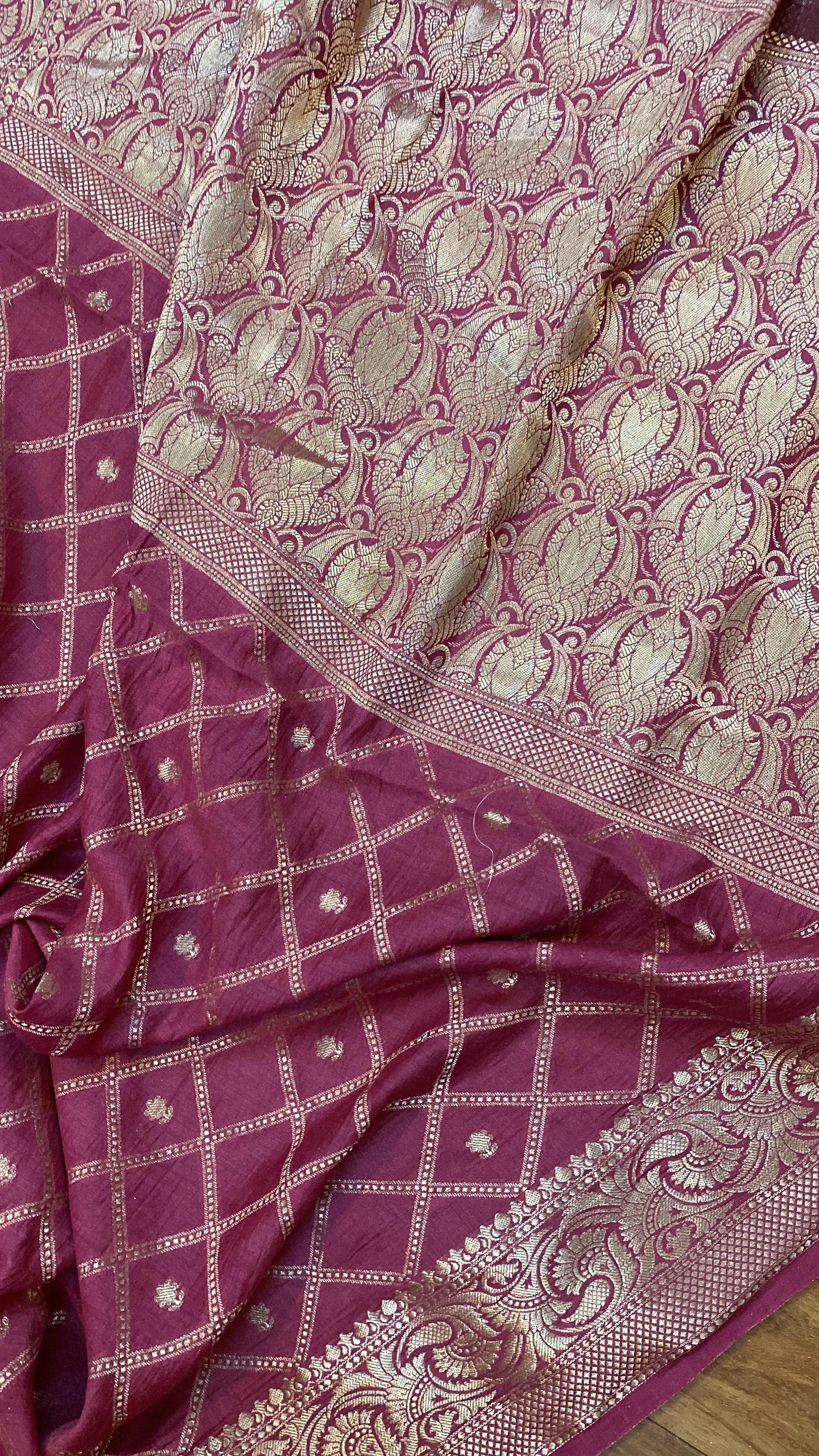 Luxurious Elegance: Pink Moonga Pure Silk Handloom Banarasi Sari