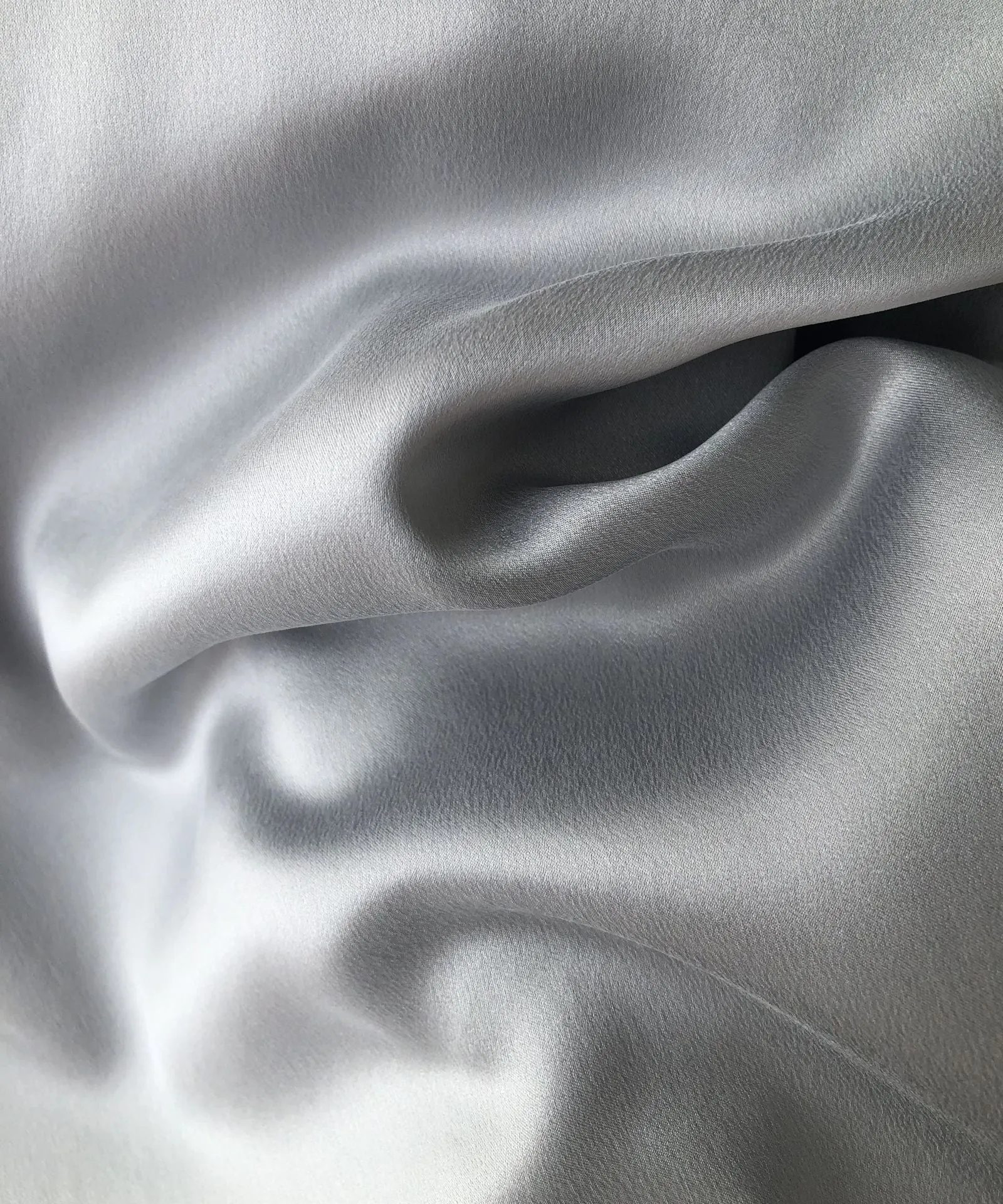 Nonothing | Luxurious pure silk crew neck short sleeves blouse in grey