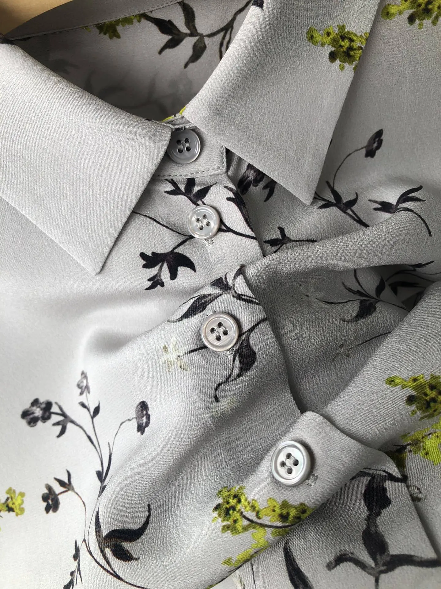 Nonothing | Luxurious pure silk shirt in floral print