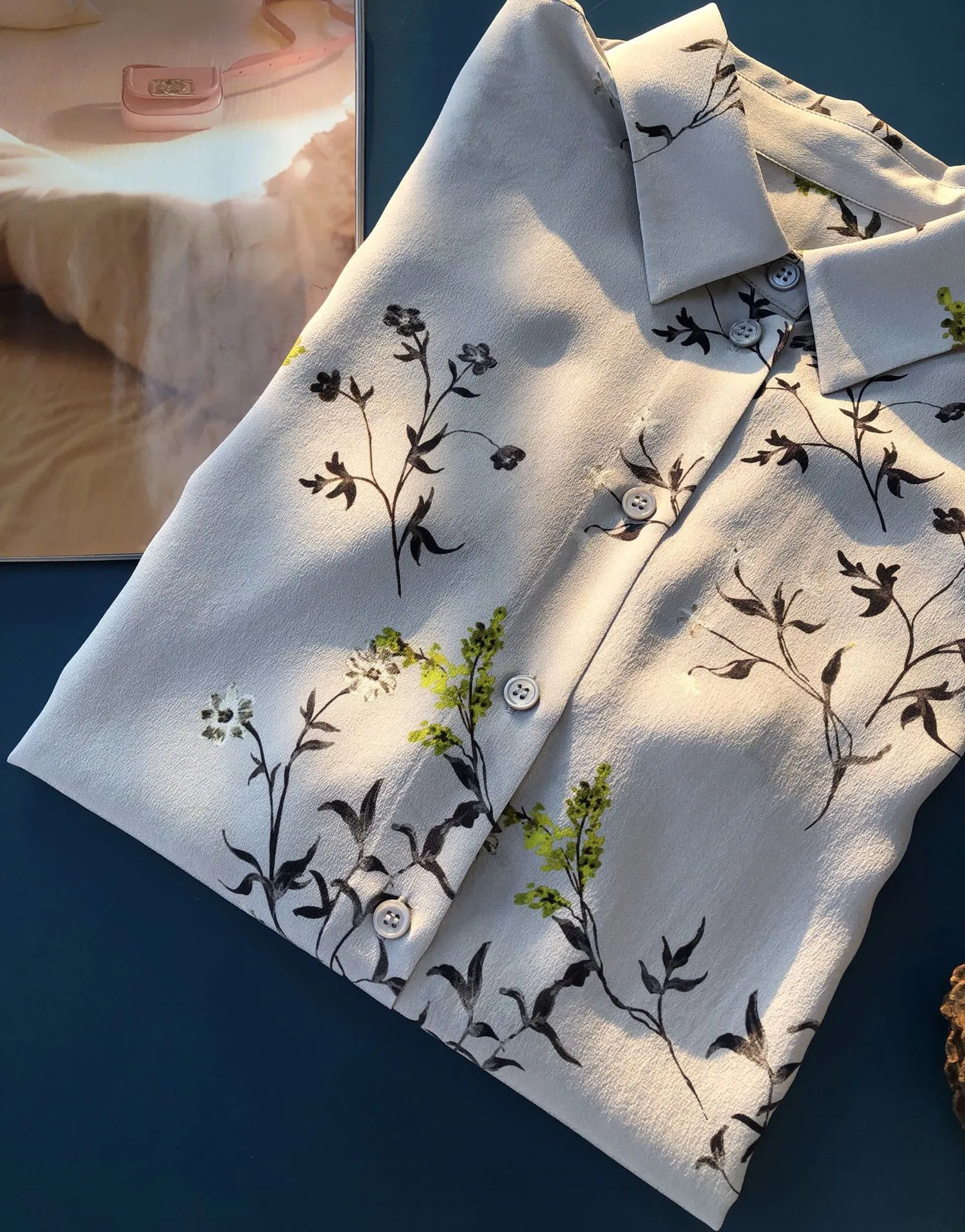 Nonothing | Luxurious pure silk shirt in floral print