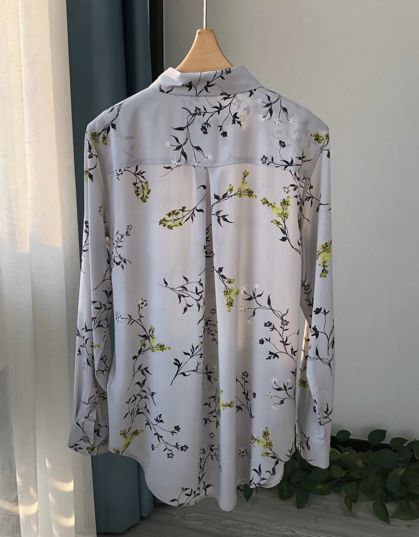 Nonothing | Luxurious pure silk shirt in floral print